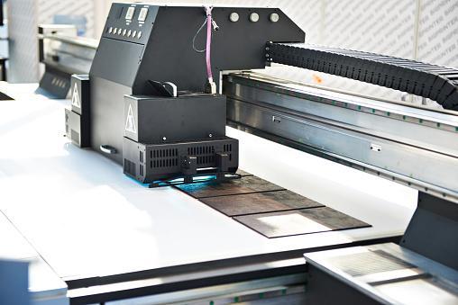 drukarka z podświetloną głowicą